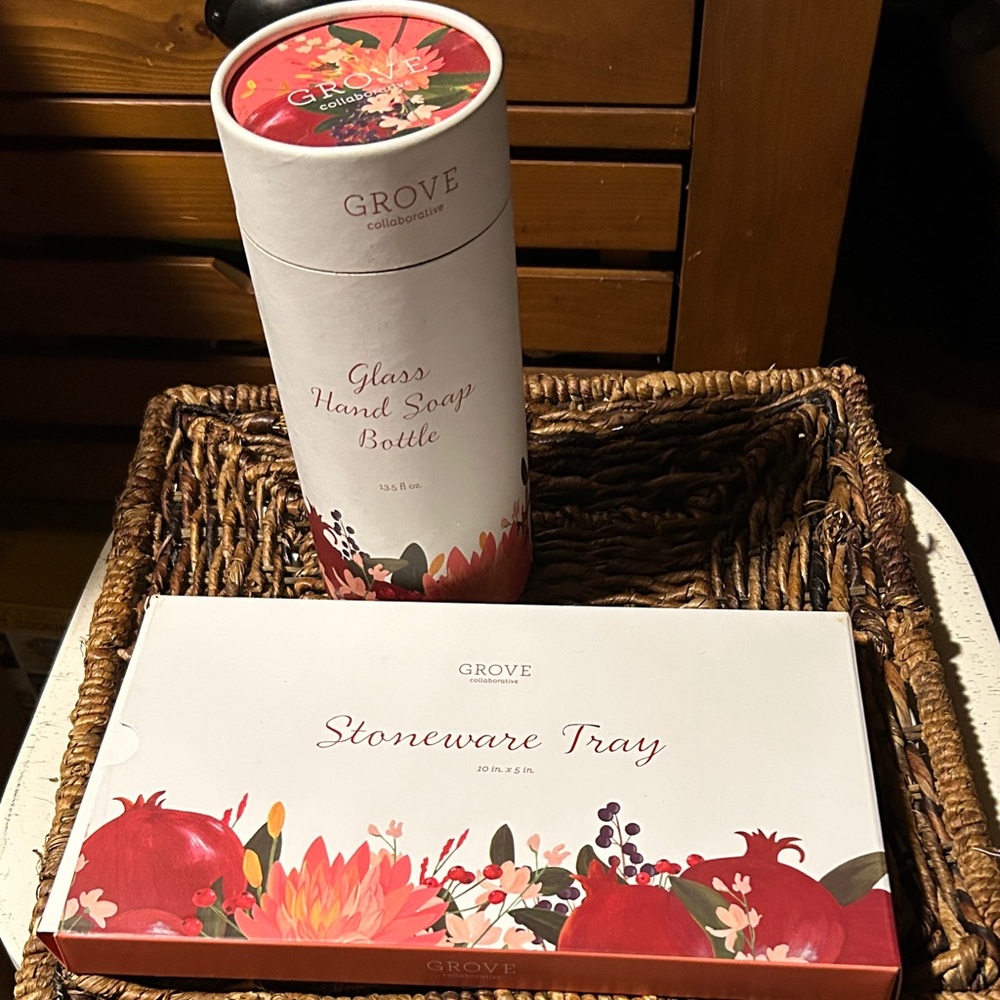 Grove Collaborative Glass Hand Soap Bottle and Stoneware Tray Set BN RARE